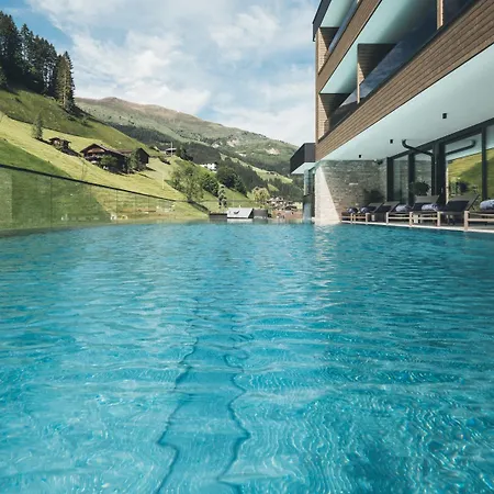 Tirolerhof 4 Sterne Superior 4* Tux