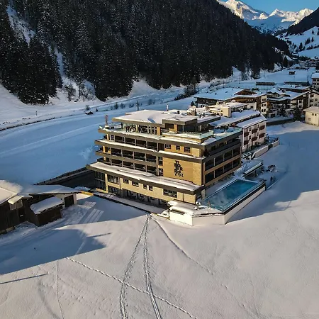 Tirolerhof 4 Sterne Superior Hotel Tux