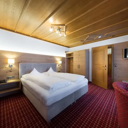 Tirolerhof 4 Sterne Superior Hotel Tux